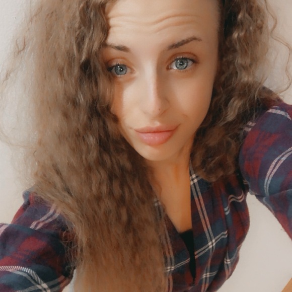 Meet your Posher, Brianna - Picture 5 of 5